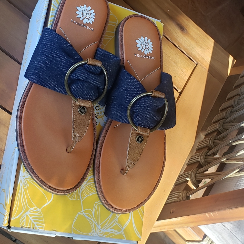 Sandles